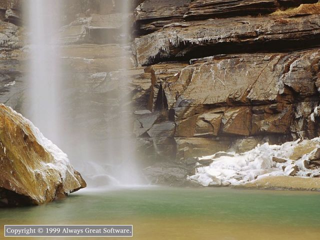 Alluring Waterfalls Screensaver